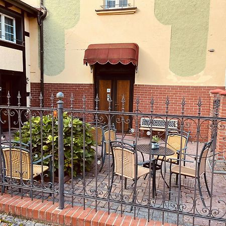 Apartment Gruener Fuerst Mit Sitzecke Im Innenhof & Naehe Park & Erdgeschoss バート・ムスカウ エクステリア 写真