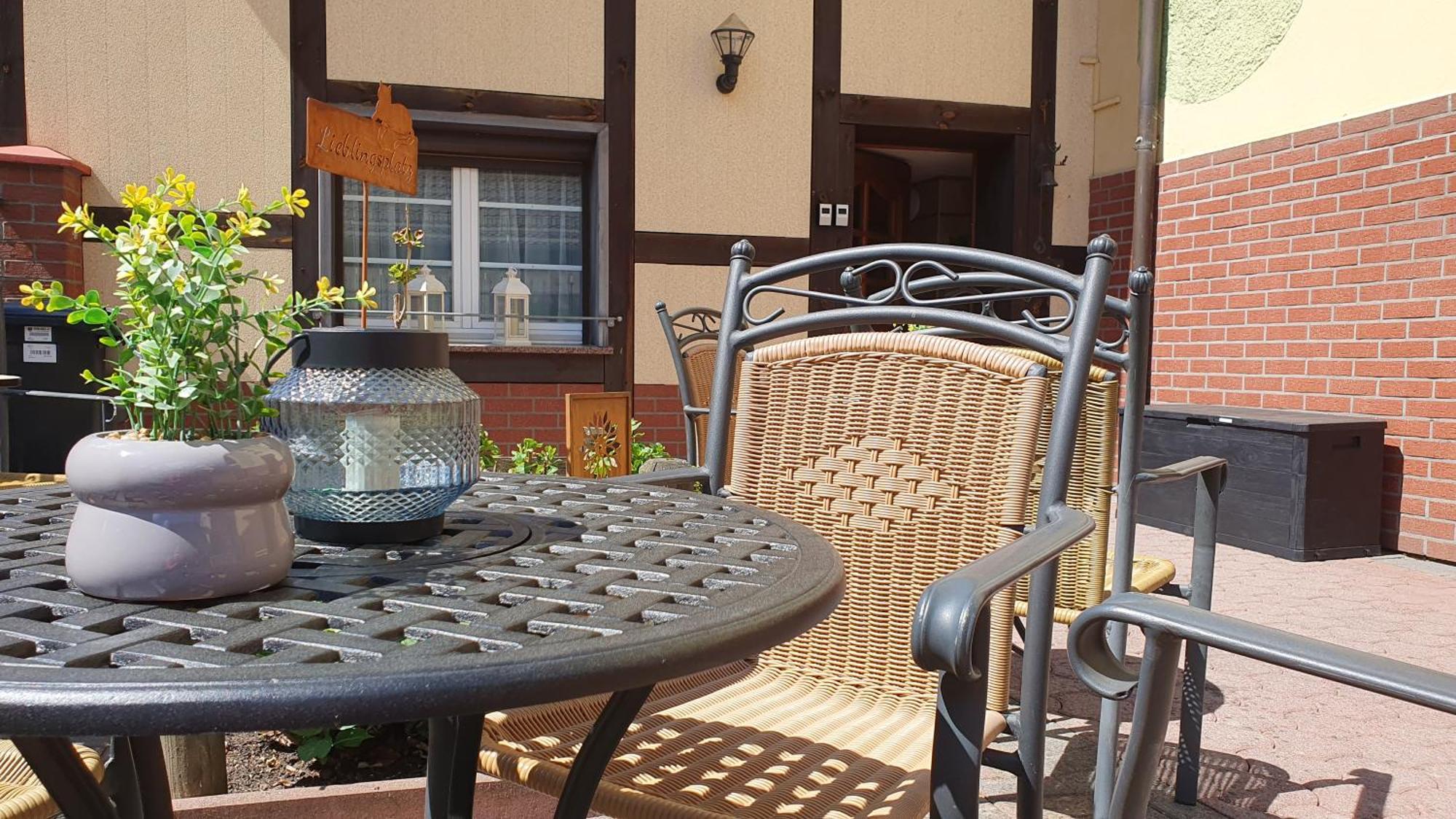 Apartment Gruener Fuerst Mit Sitzecke Im Innenhof & Naehe Park & Erdgeschoss バート・ムスカウ エクステリア 写真